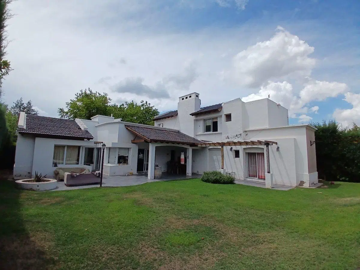 VENTA CASA 4 DORMITORIOS CHACRAS DE CORIA 3