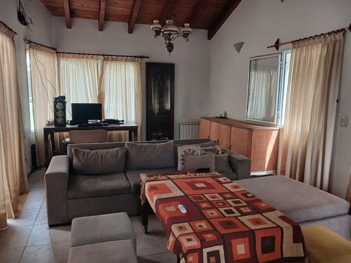 VENTA CASA 4 DORMITORIOS CHACRAS DE CORIA 2