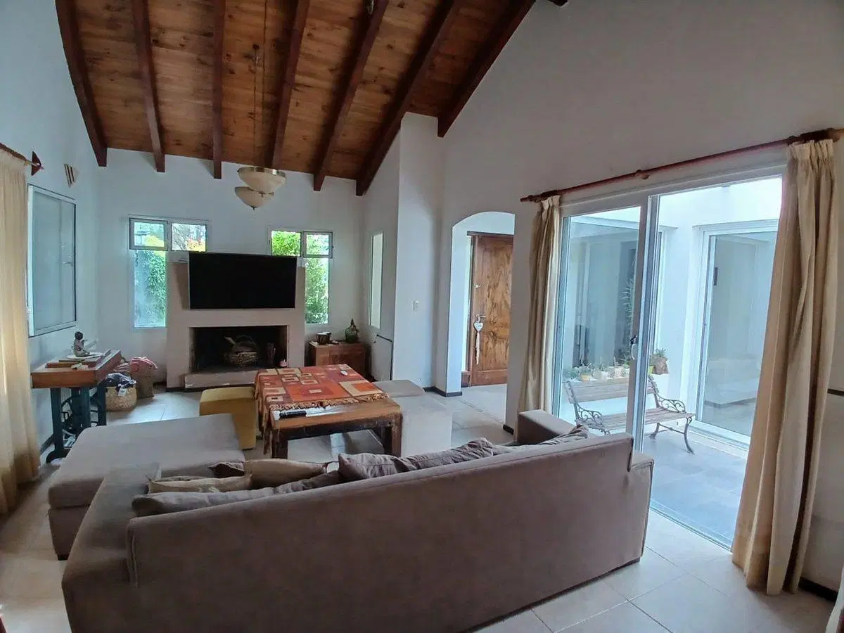 VENTA CASA 4 DORMITORIOS CHACRAS DE CORIA 5