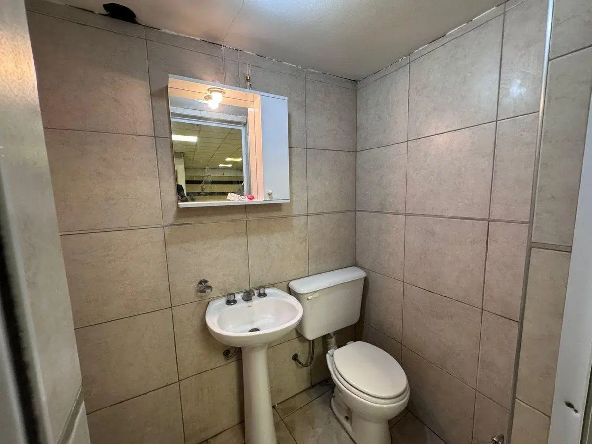 ALQUILER DE LOCAL COMERCIAL EN CIUDAD 2