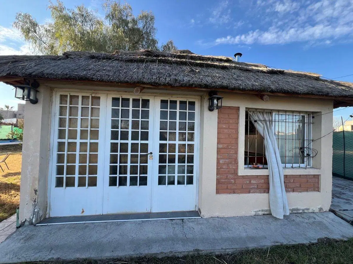 VENTA CASA CON PILETA SEMI PRIVADO VISTALBA MDZ 3