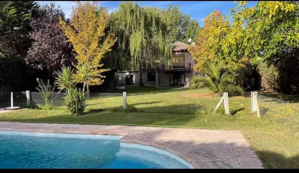 Gran Casa a la Venta en Vistalba, Mendoza 2