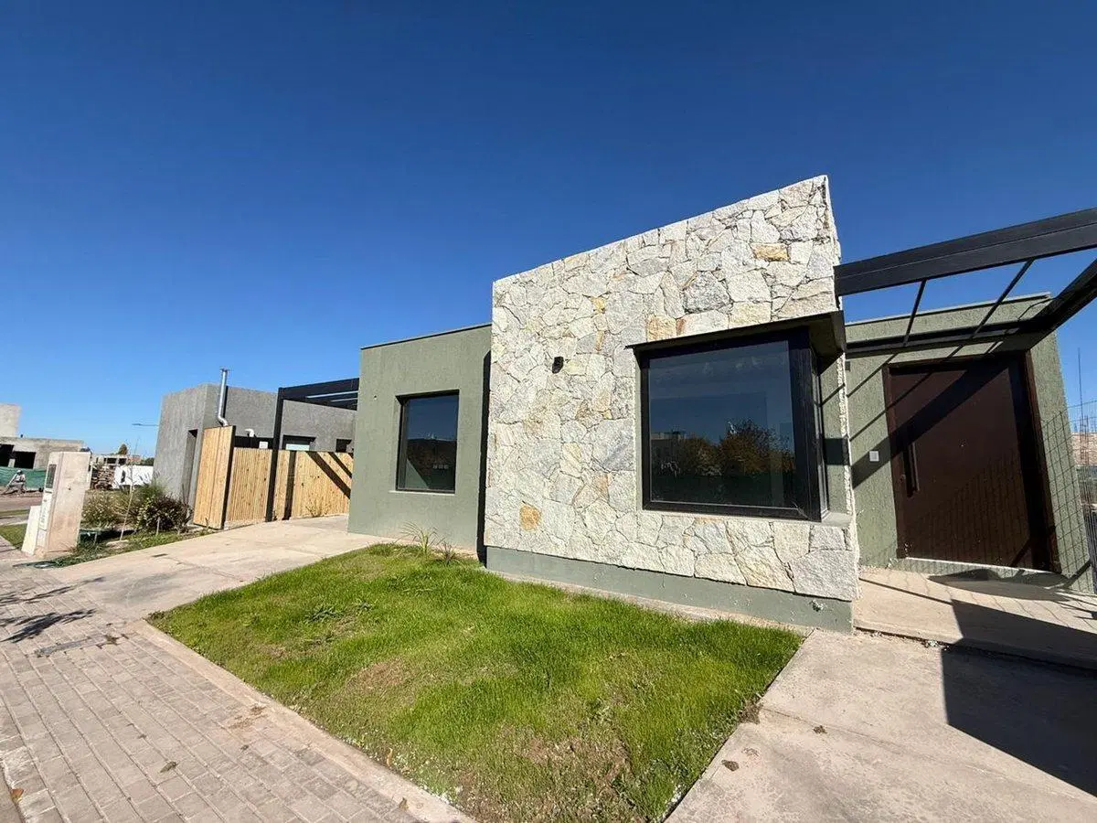 CASA EN VENTA BARRIO LOMAS DEL TORREON MAIPU 2
