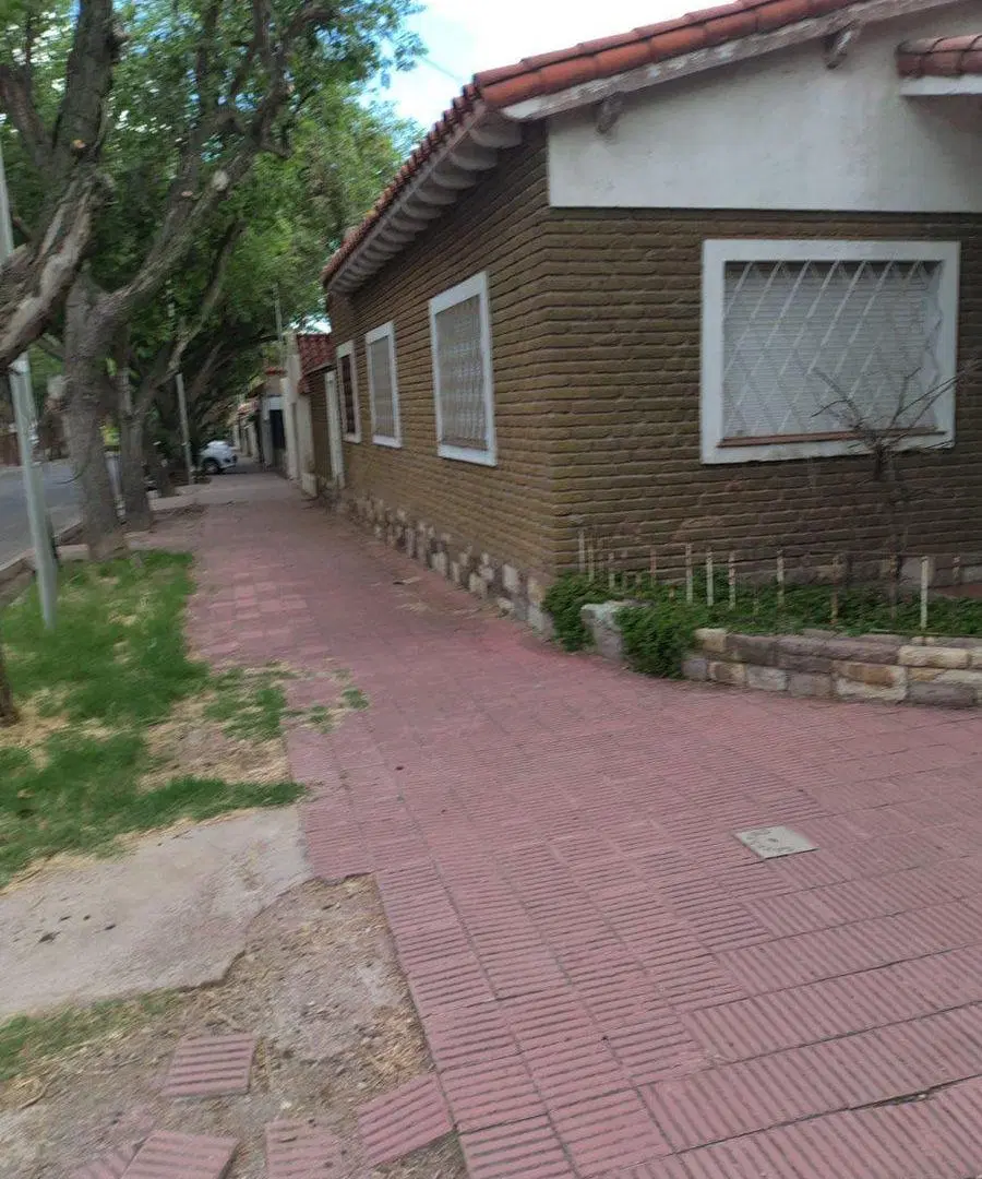 venta amplia casa en la sexta sección 2