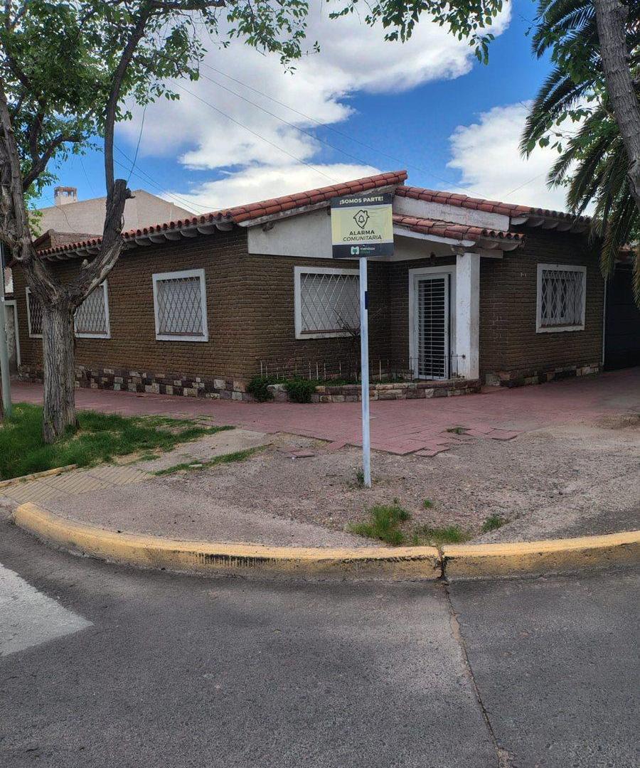 venta amplia casa en la sexta sección