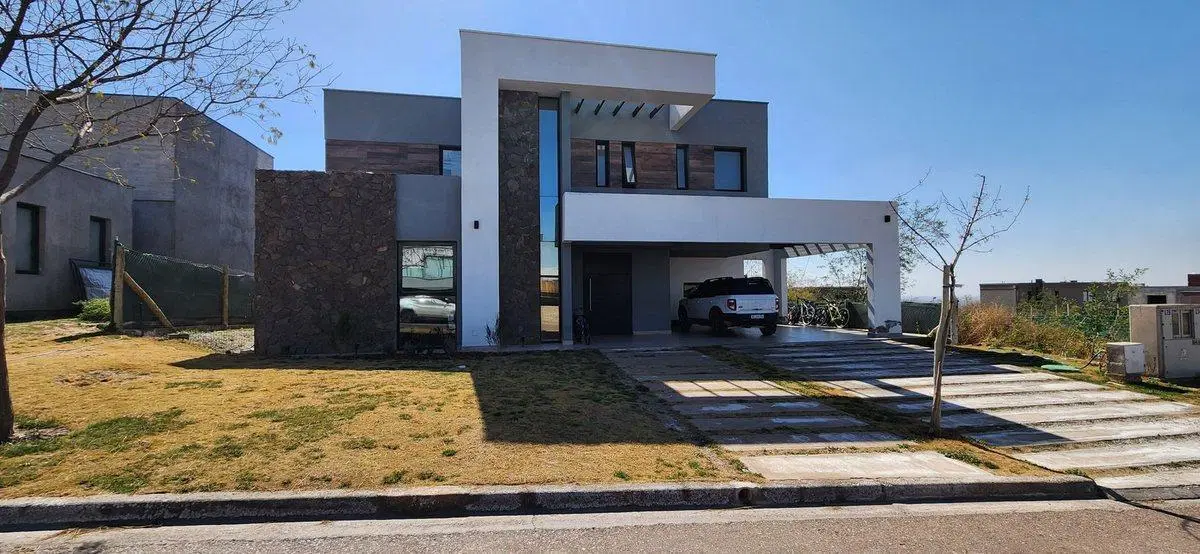 ALQUILA CASA B PRIVADO MENDOZA NORTE COUNTRY GOLF 3