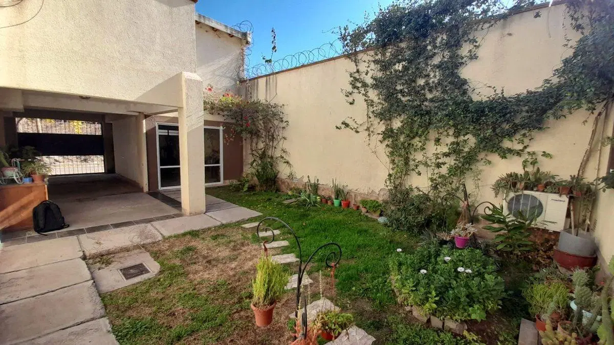ALQUILER MONOAMBIENTE PLANTA BAJA SAN JOSÉ GLLEN 2