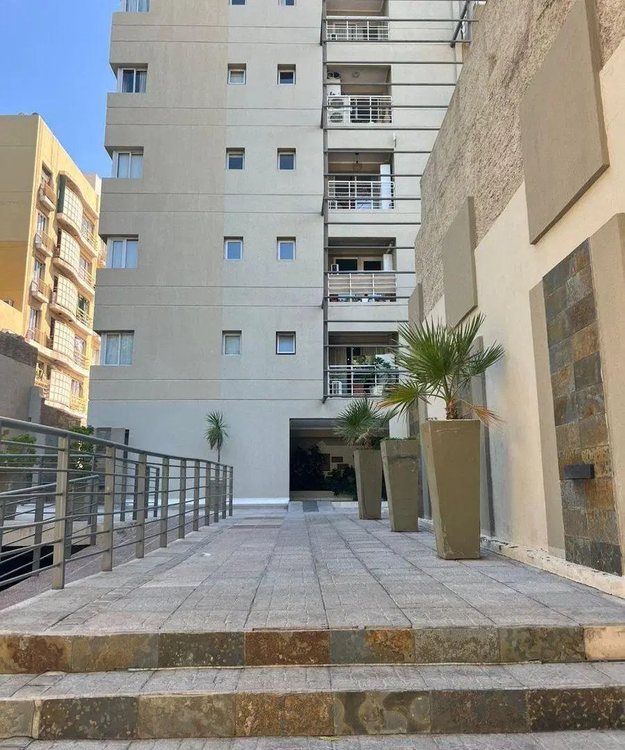 Venta departamento 2 dorm 2 baños cochera ciudad 2