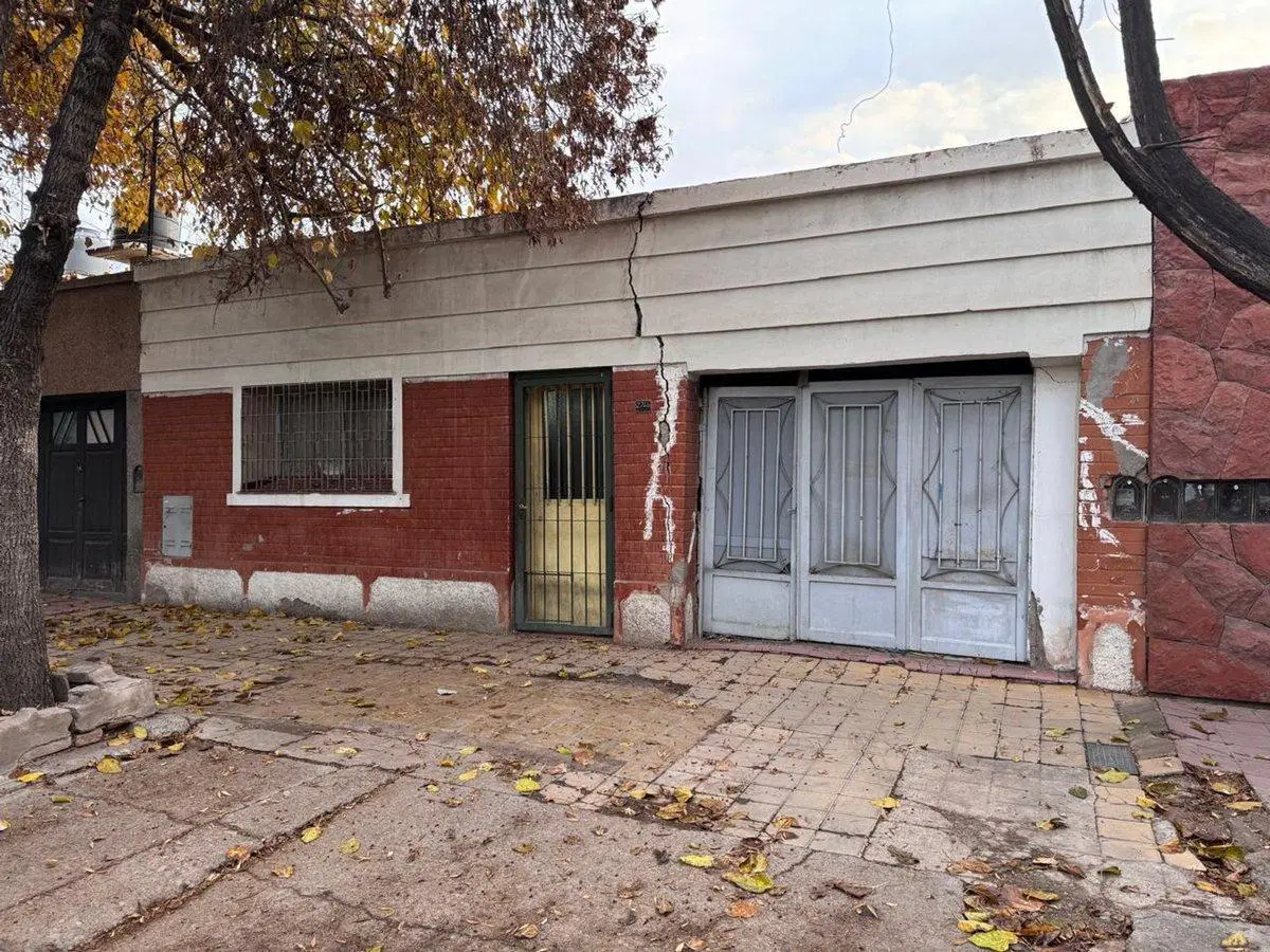 Venta Casa a Demoler 4ta Seccion 2