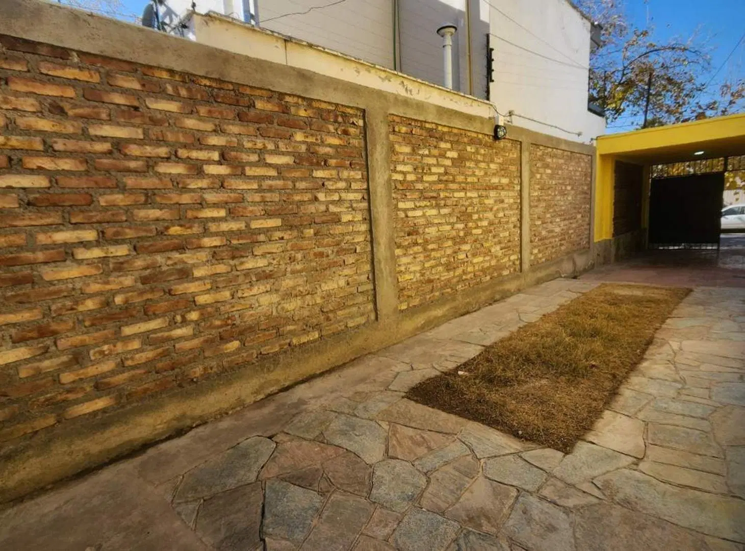 Venta Casa en 6° Sección a pasos de Parque Central 4