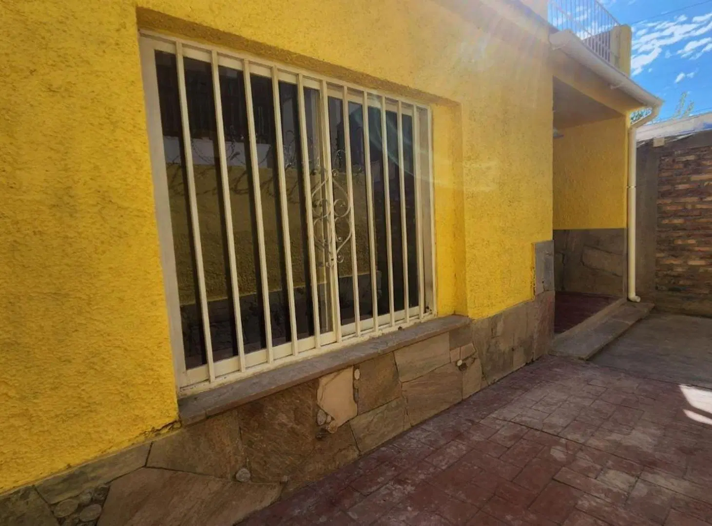 Venta Casa en 6° Sección a pasos de Parque Central 3