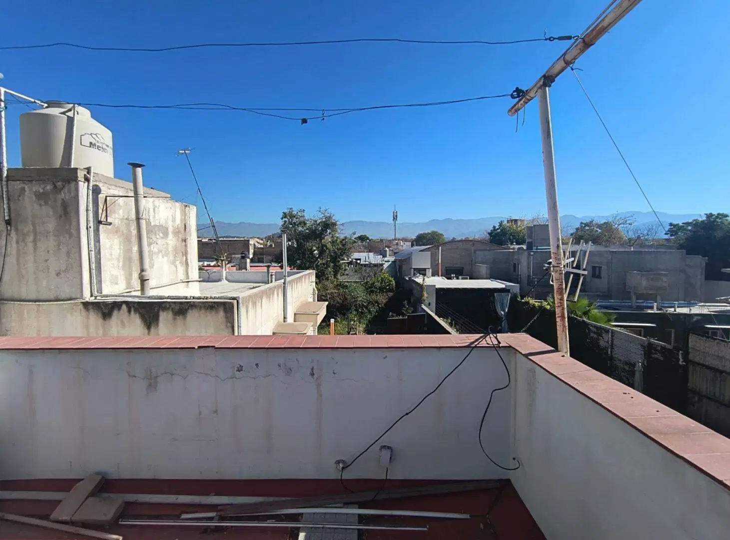 VENTA DUPLEX CON TERRAZA EN  QUINTA SECCION 3