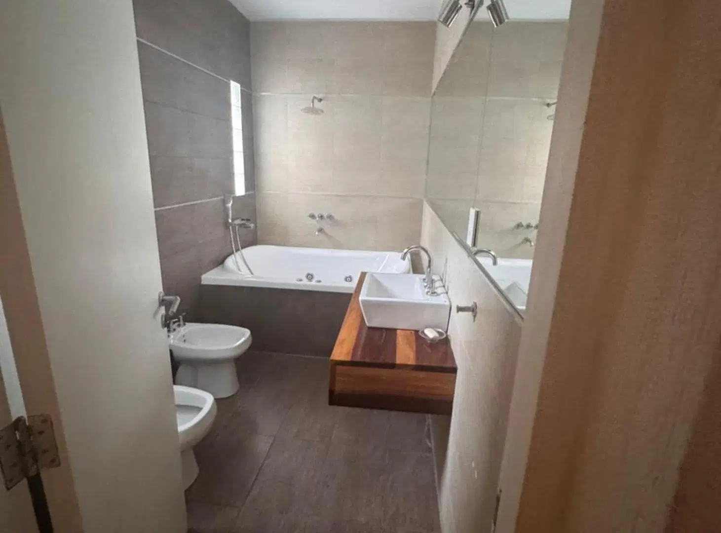 CASA EN VENTA EN BARRIO LA YAYA 4