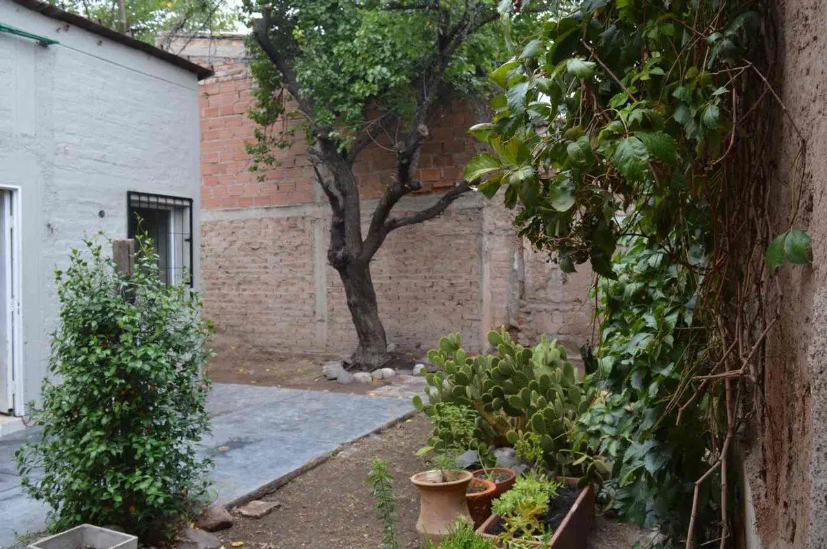 VENTA CASA EN LA SEXTA SECCION 1 DORM. 5