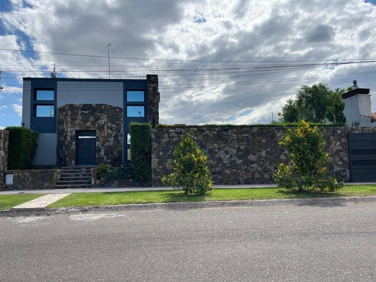 Casa en venta El Challao zona Dalvian Alta Mendoza 5