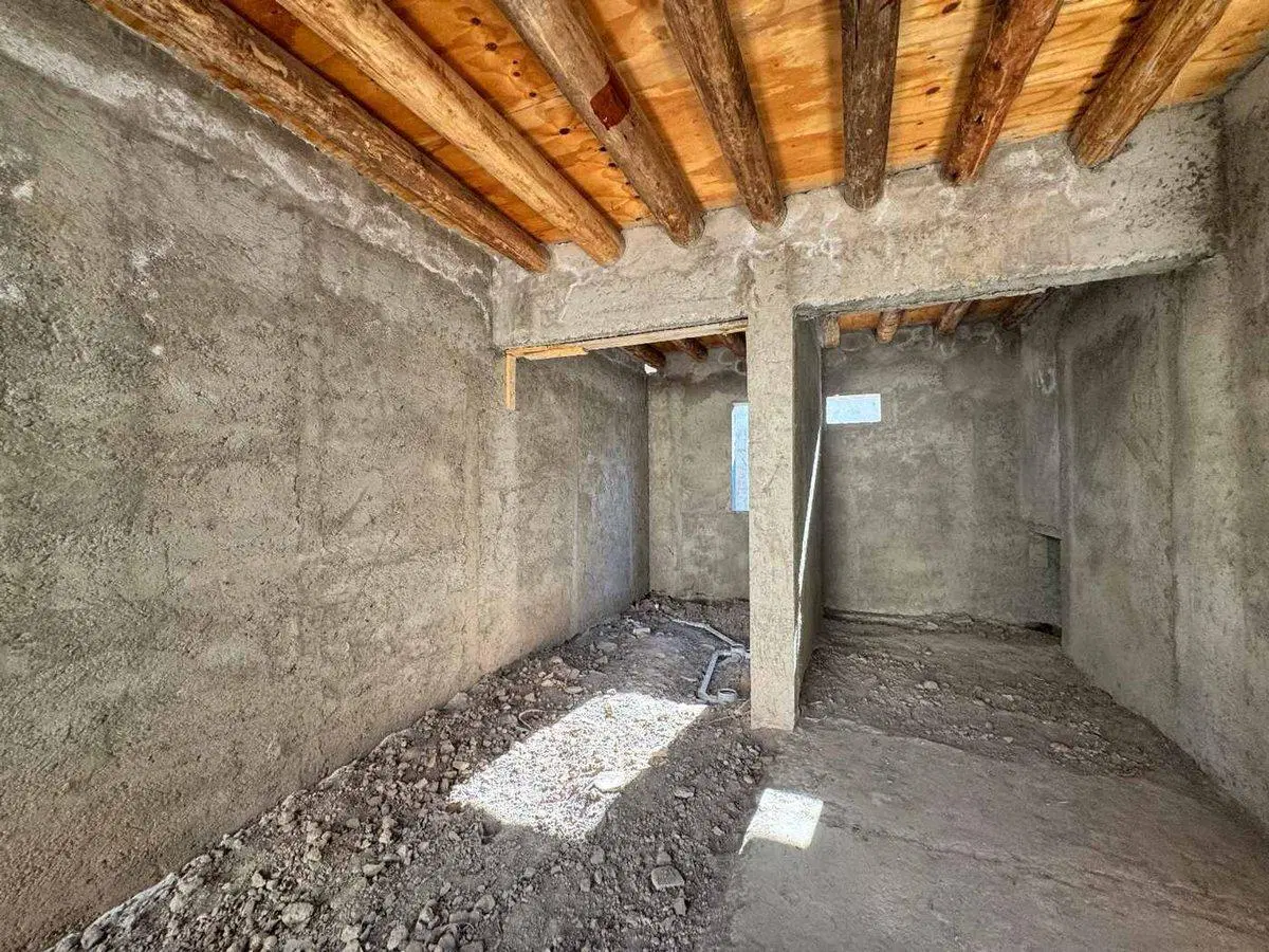 CASA EN VENTA CUARTA SECCION MENDOZA EN OBRA 2