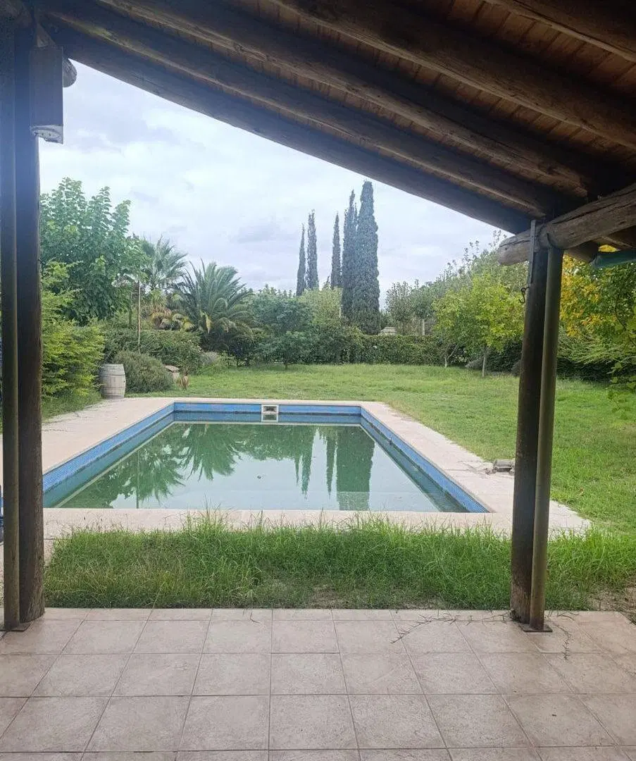 Venta Quincho con Pileta en Las Heras 3
