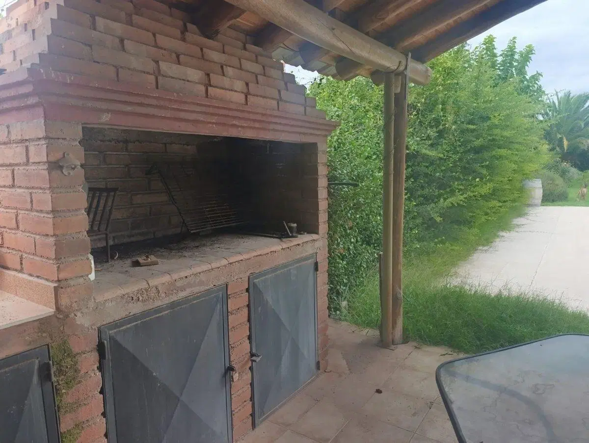 Venta Quincho con Pileta en Las Heras 3