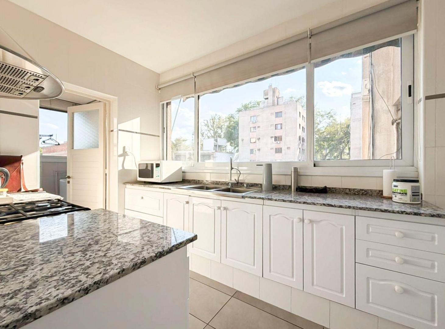 Foto de DPTO 5 AMBIENTES VENTA REMODELADO COCHERA CIUDAD, imagen 5