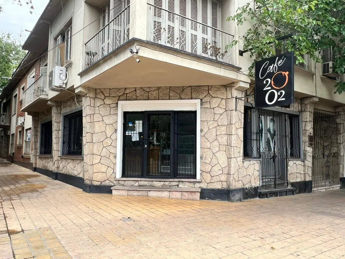 VENTA CASA Y 2 LOCALES COMERCIALES EN GODOY CRUZ 3
