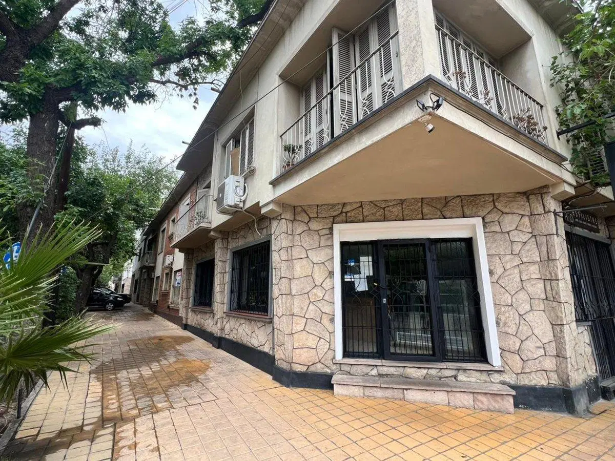 VENTA CASA Y 2 LOCALES COMERCIALES EN GODOY CRUZ 4