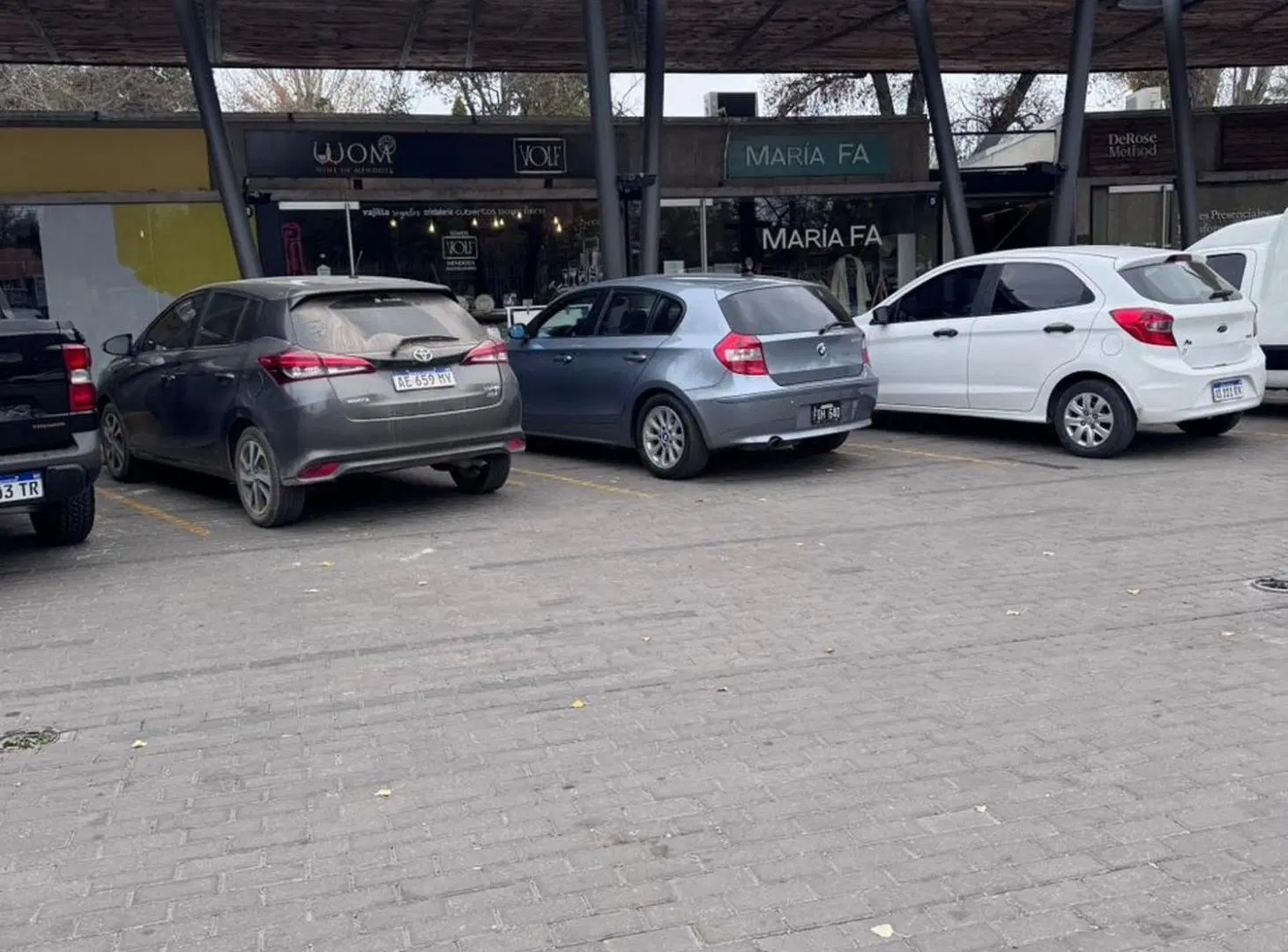 LOCAL COMERCIAL EN VENTA, CHACRAS DE CORIA 5