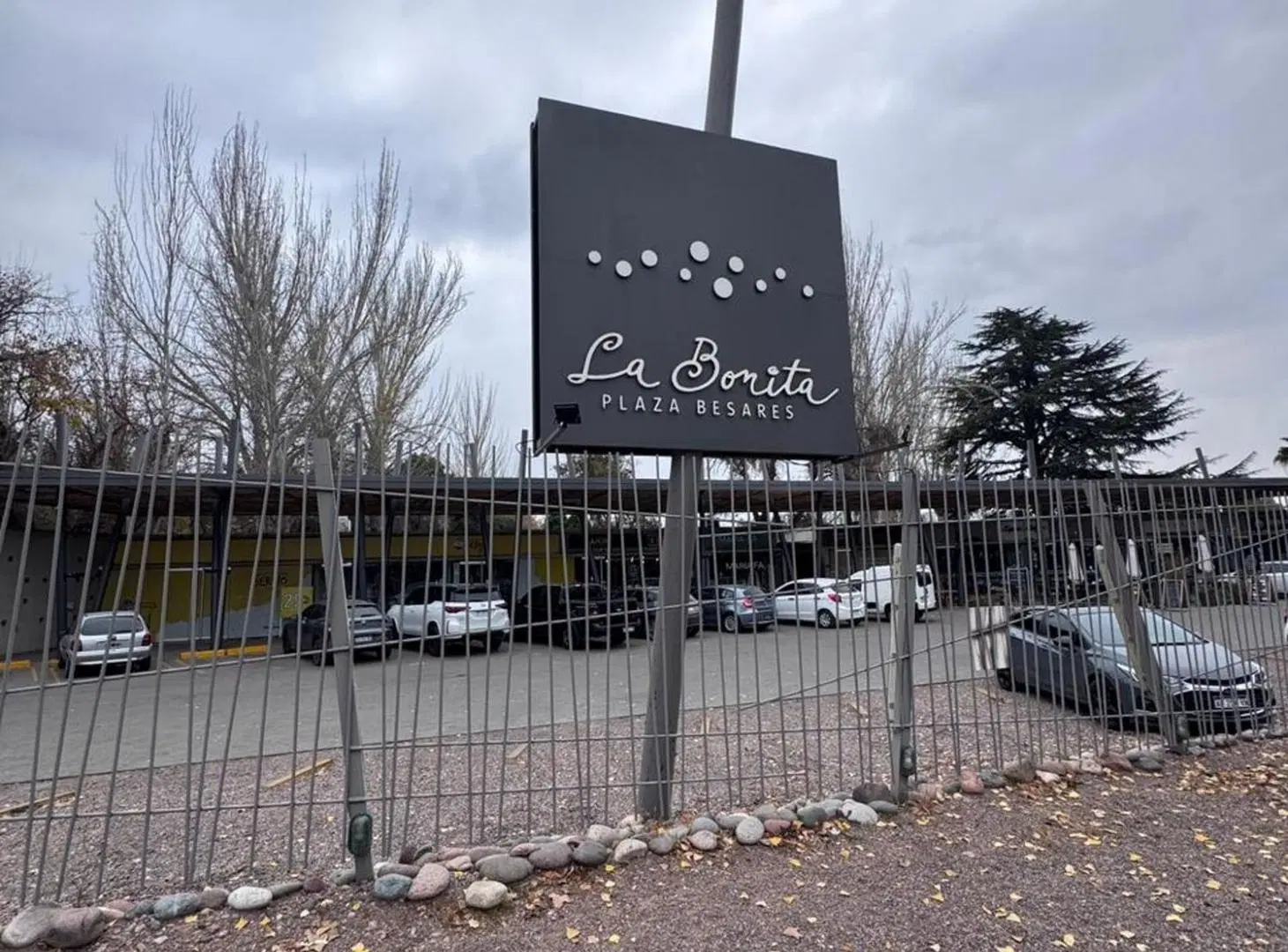 LOCAL COMERCIAL EN VENTA, CHACRAS DE CORIA 2