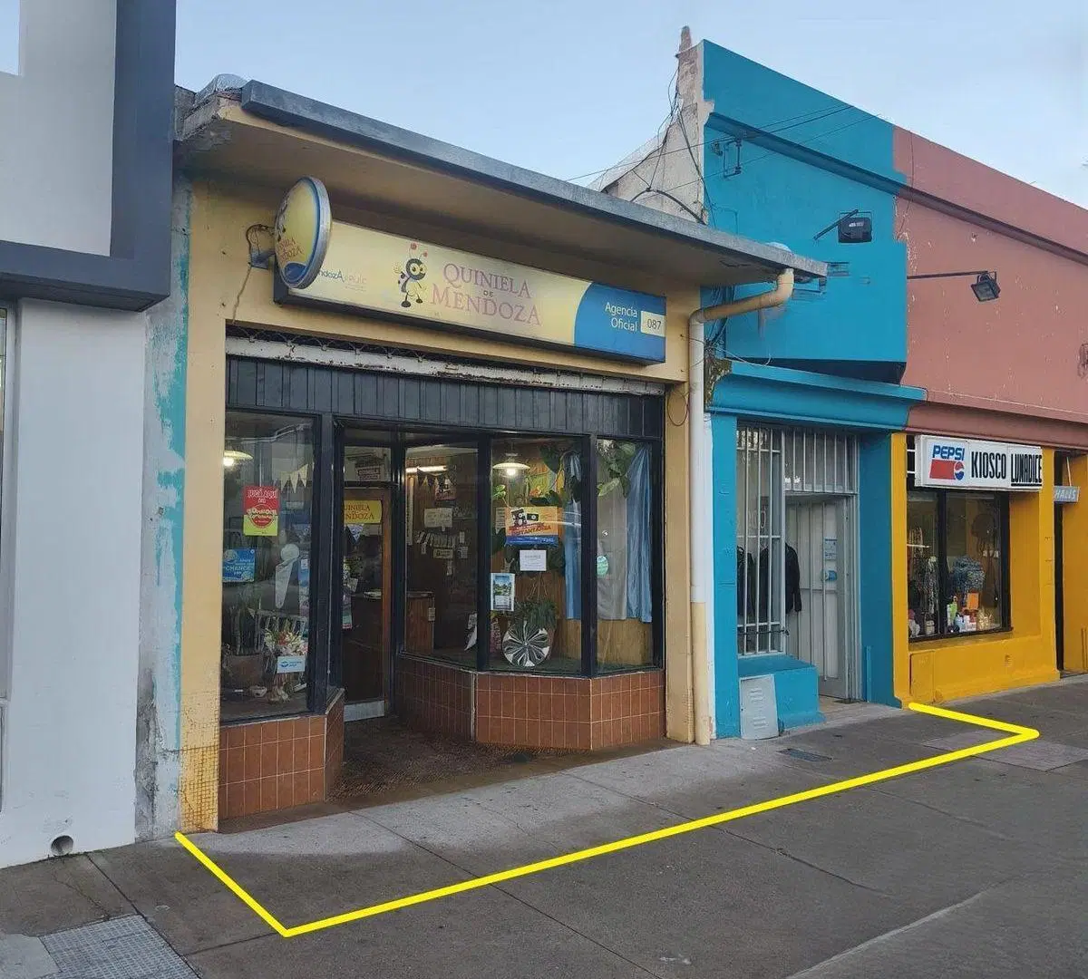Venta Locales Comerciales céntricos en La Consulta 5