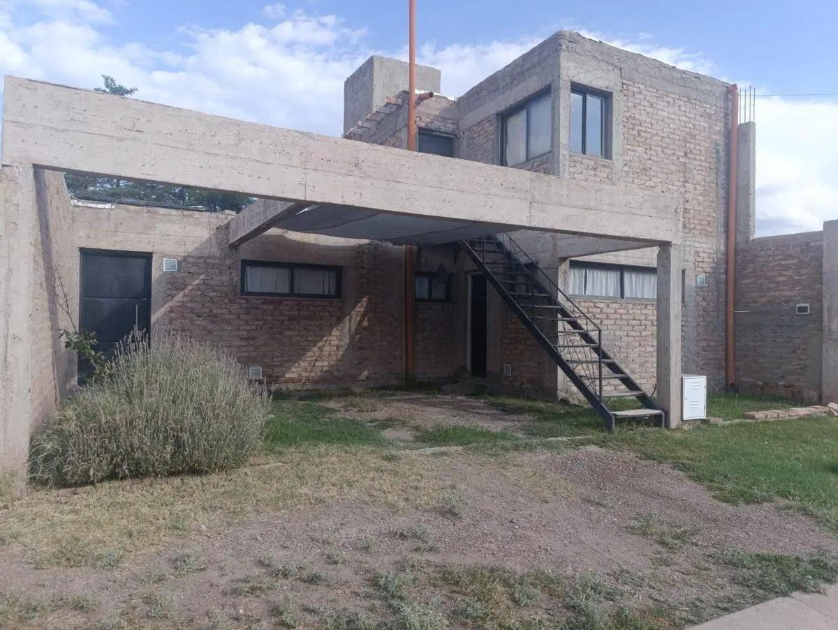 Casa en Venta Maipú  Barrio PRIVADO 4 habitaciones 3