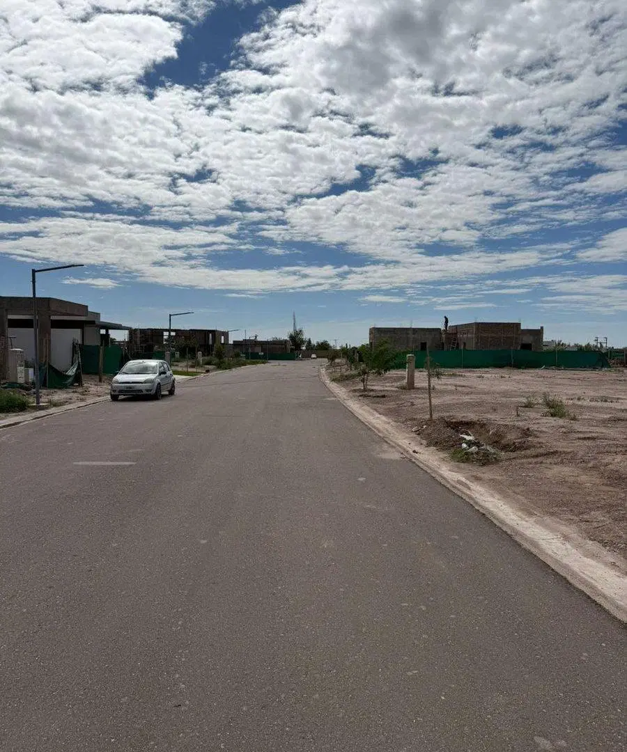 VENTA LOTE CENTRAL BARRIO LAS RETAMAS 5