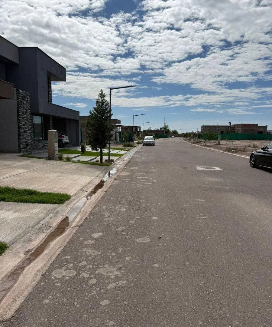 VENTA LOTE CENTRAL BARRIO LAS RETAMAS 4