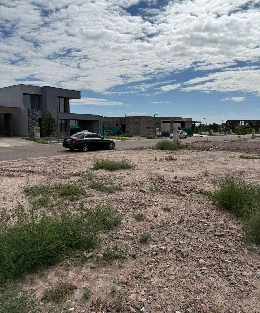 VENTA LOTE CENTRAL BARRIO LAS RETAMAS 2