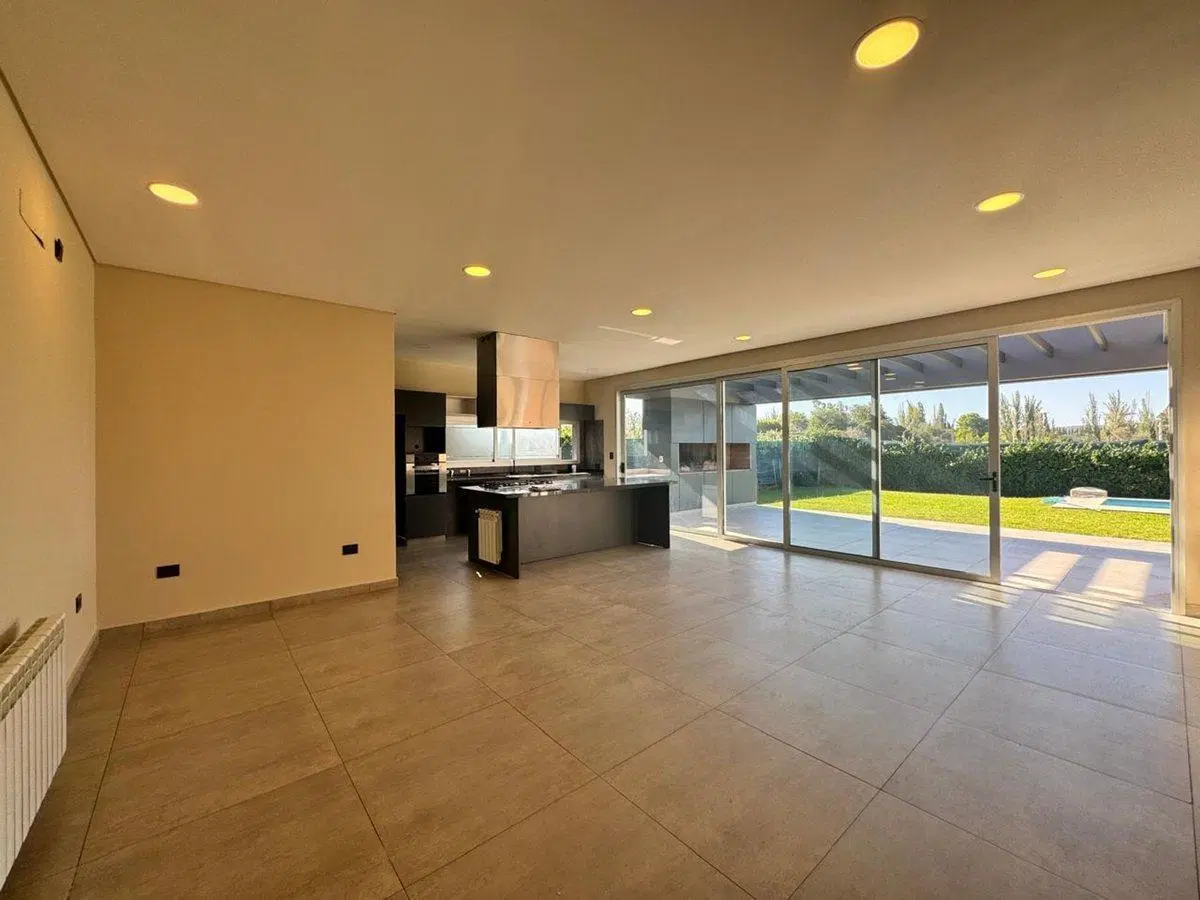 CASA EN VENTA BARRIO RINCON VIAMONTE LUJAN DE CUYO 2