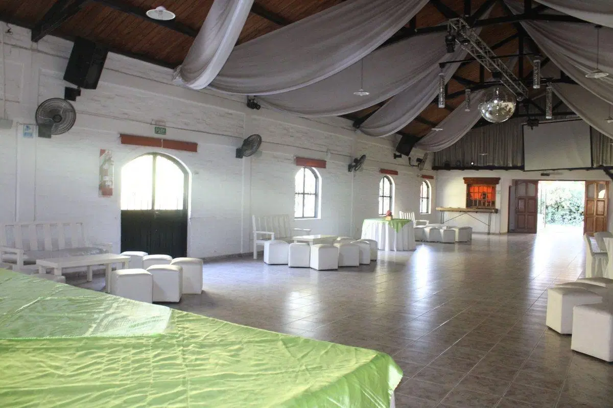 Venta de Salón de Fiesta o Comercial Guaymallén 2