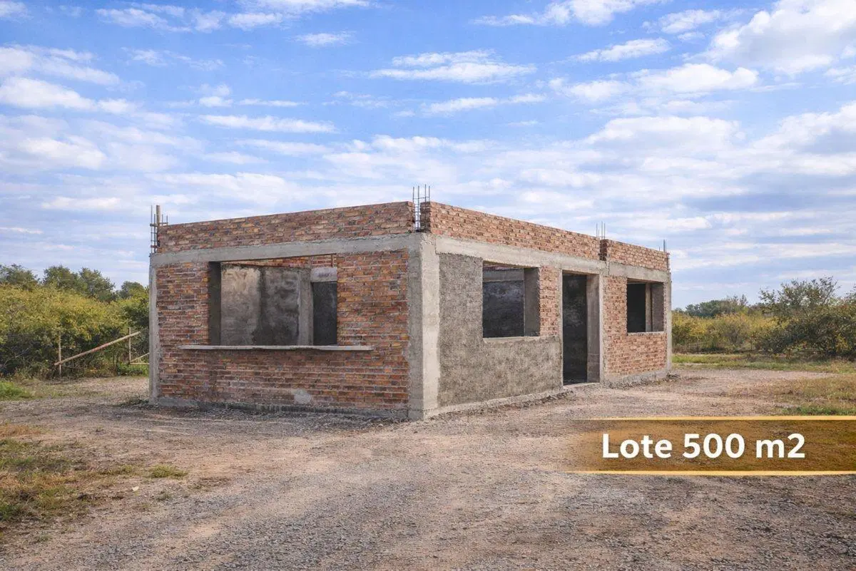 Venta Casa a estrenar en barrio privado Lavalle 3