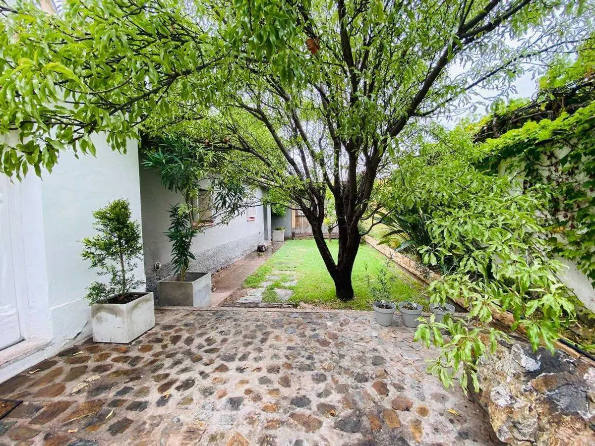 Casa en Venta sobre calle San Martín - L. de Cuyo 4