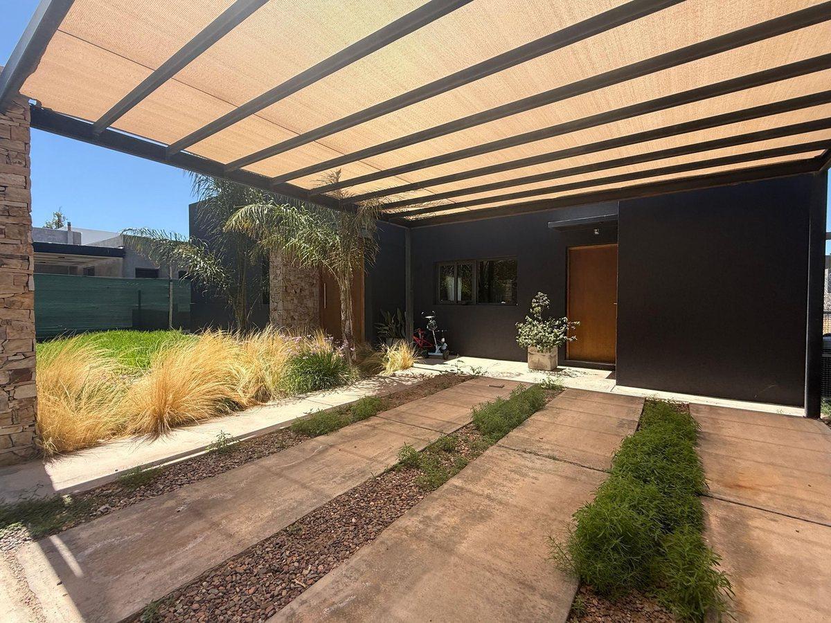 Foto de Casa a la venta en B° MIlcayac 1 Luján de Cuyo, imagen 2