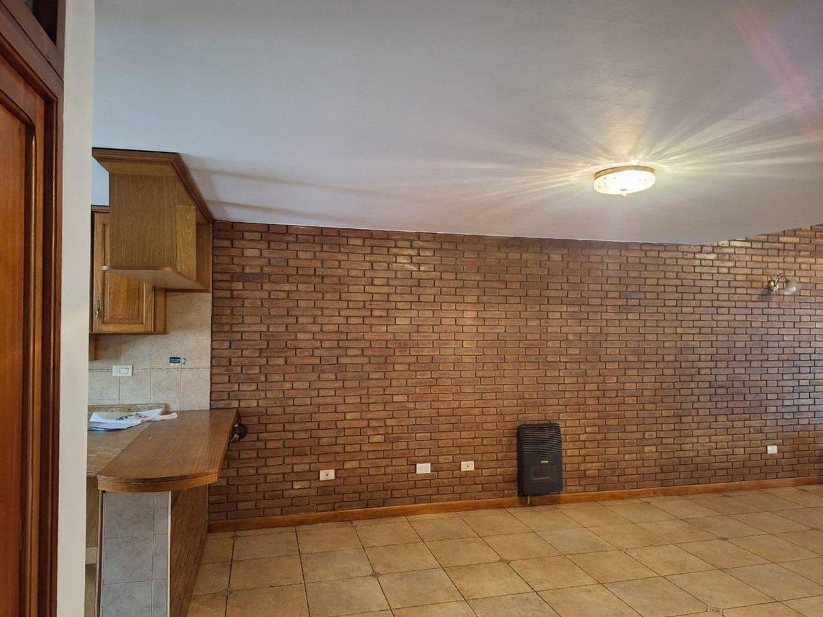 Foto de VENTA AMPLIA CASA BOMBAL SUR GODOY CRUZ MENDOZA, imagen 3