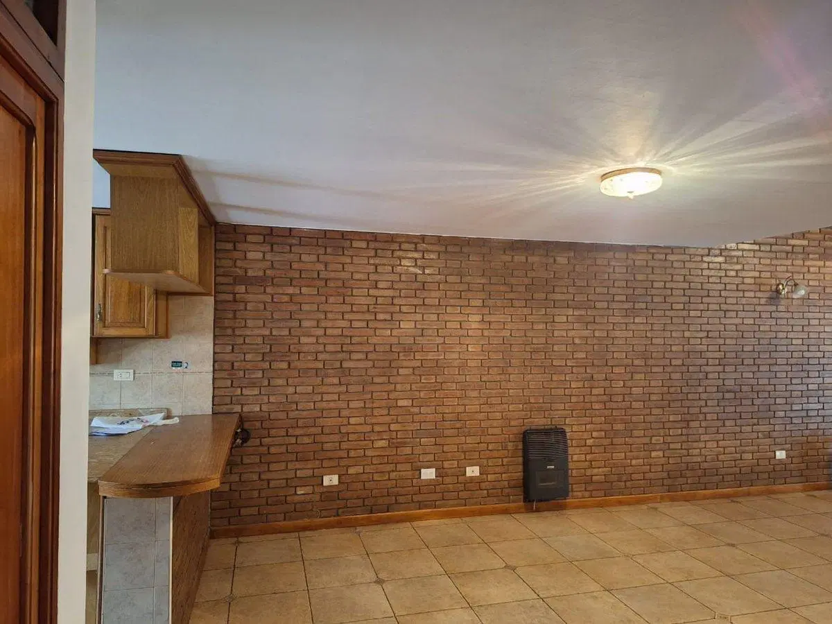 VENTA AMPLIA CASA BOMBAL SUR GODOY CRUZ MENDOZA 3