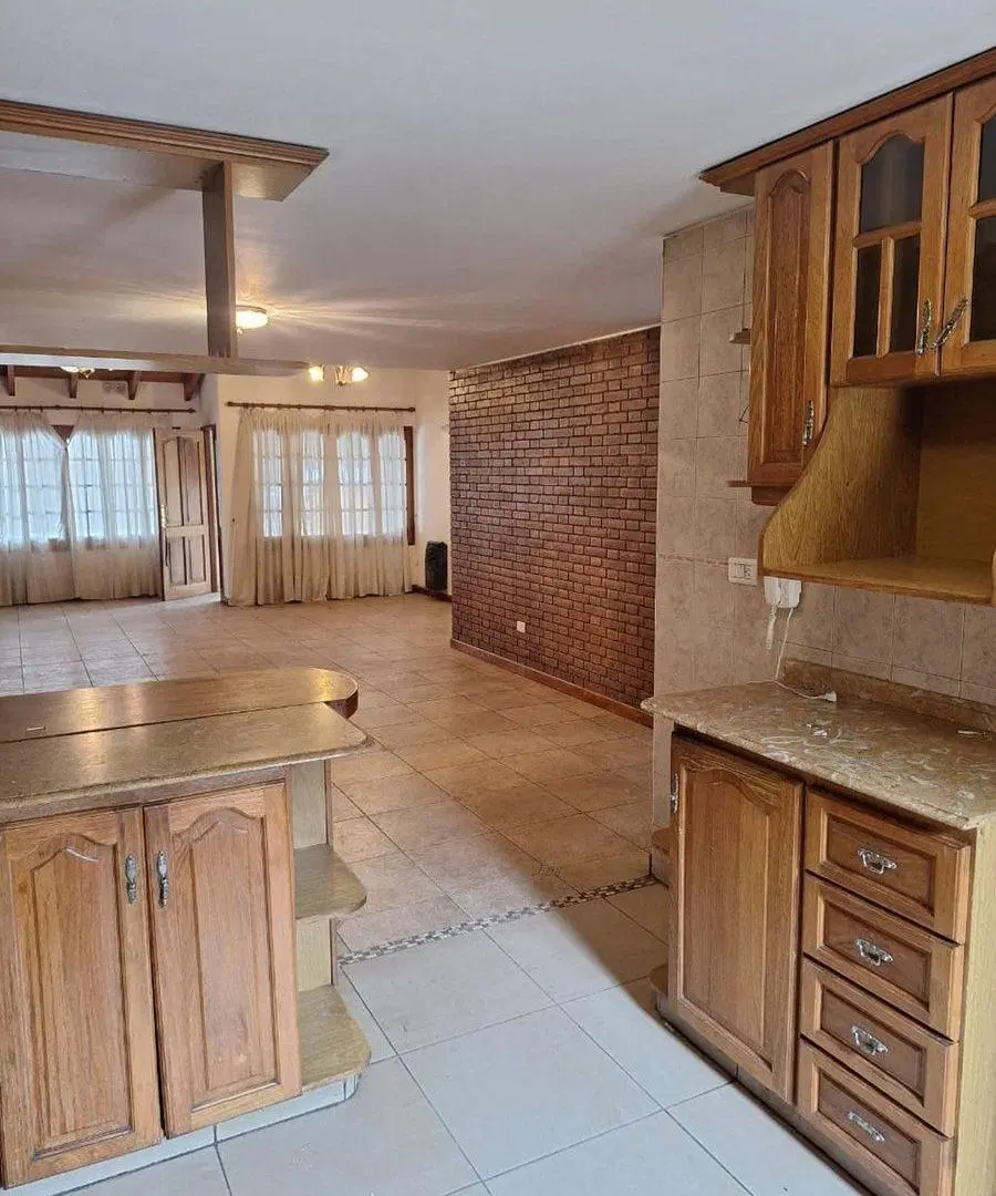 VENTA AMPLIA CASA BOMBAL SUR GODOY CRUZ MENDOZA 2