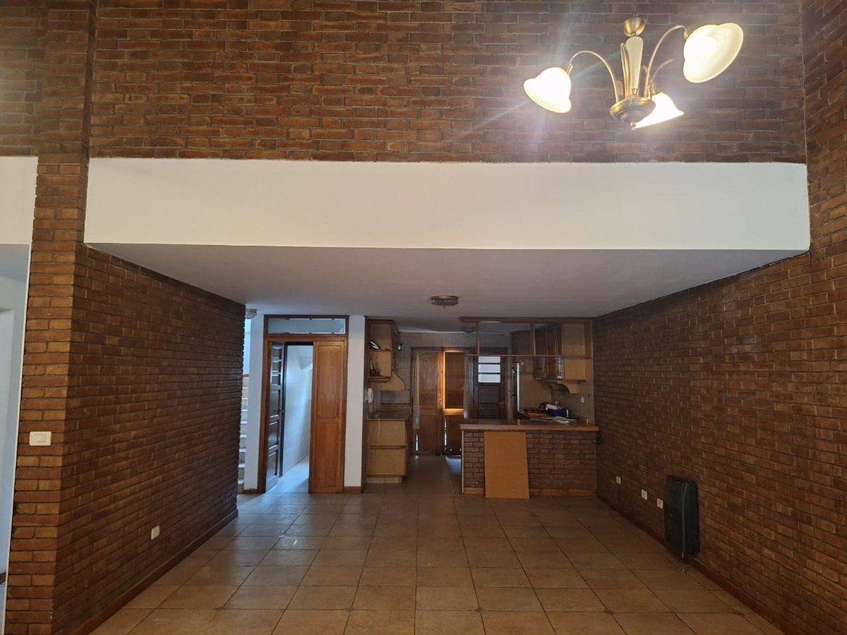 Foto de VENTA AMPLIA CASA BOMBAL SUR GODOY CRUZ MENDOZA, imagen 1