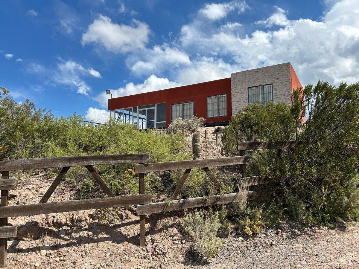 VENTA CASA DE MONTAÑA BARRIO CERRADO POTRERILLOS