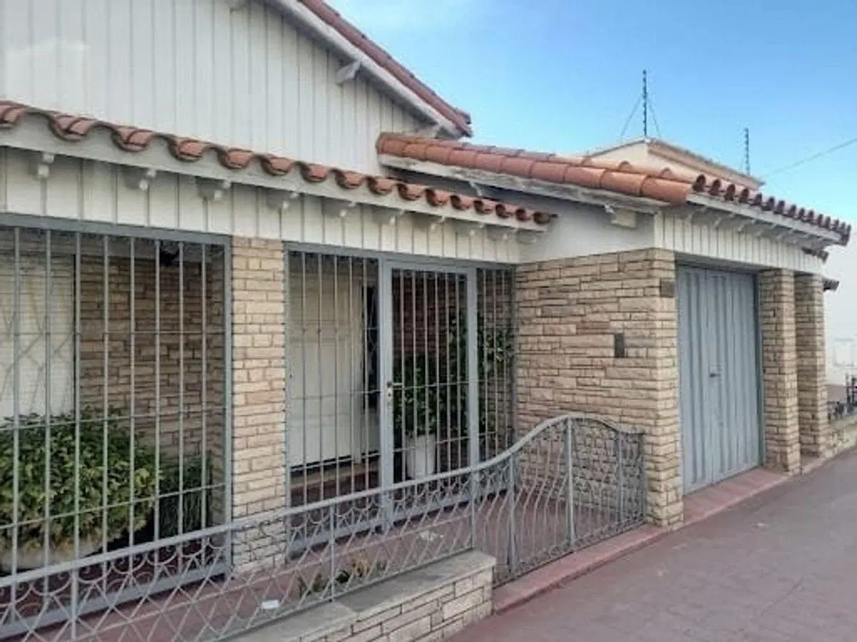 Venta Casa Maipú  2 cuadras de la plaza una planta 2