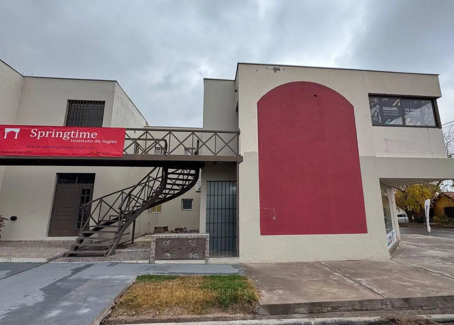 VENTA DE LOCALES COMERCIALES EN CARRODILLA 3