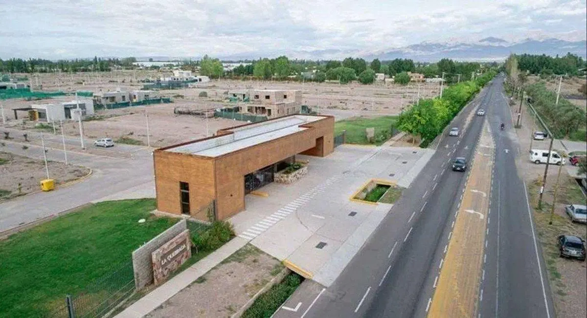VENTA LOTE BARRIO PRIVADO LA QUEBRADA - LUJAN 3