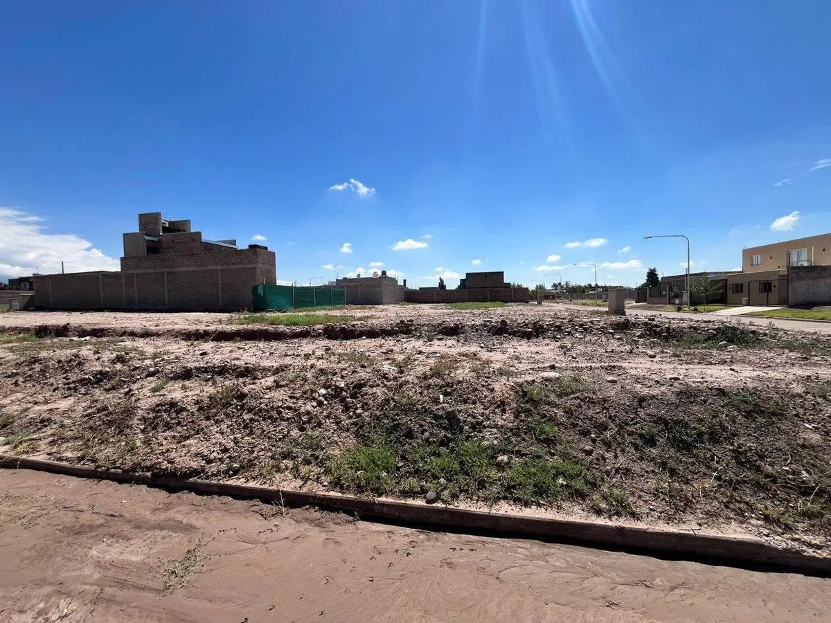 Lote en venta apto PH barrio cerrado Lujan de Cuyo 5