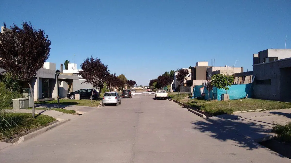 VENTA LOTE BARRIO PRIVADO VALLE ESCONDIDO LUJAN MZ 5