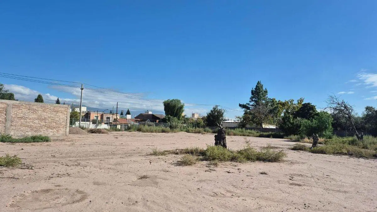 VENTA EXCEPCIONAL LOTE EN GUAYMALLÉN 2