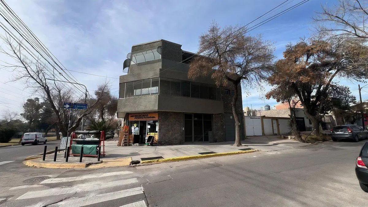 EDIFICIO CORPORATIVO – ZONA PARQUE Y 5TA 3