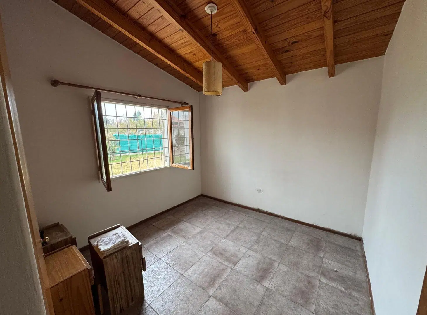 CASA EN VENTA 2 DORMITORIOS Y PISCINA EN VISTALBA 2